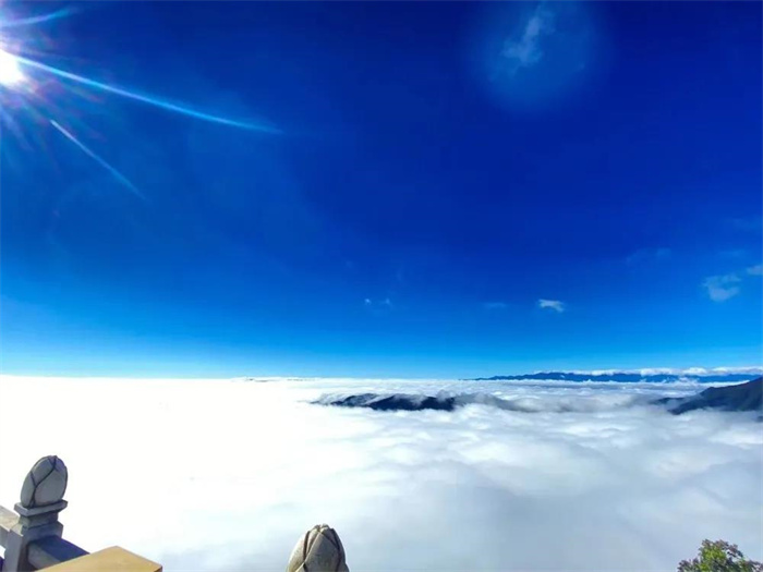 奔赴雞足山，看最美天際線(xiàn)，打卡大理小眾旅游地
