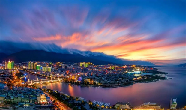 云南旅游,云南旅行社,云南團建公司,云南策劃公司,云南會議會展,云南活動執(zhí)行,大理旅游,大理旅行社,大理團建公司,大理策劃公司,大理會議會議會展,大理活動執(zhí)行：夜游大理，有多愜意？